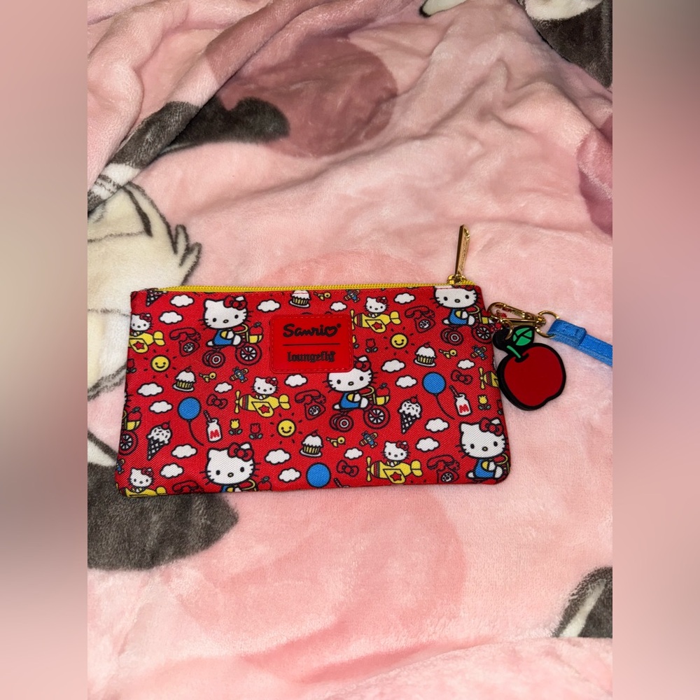 HELLO KITTY LOUNGFLY WRISTLET